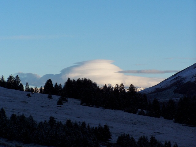 Molines en Queyras - Hautes Alpes - Nuage lenticulaire après la neige